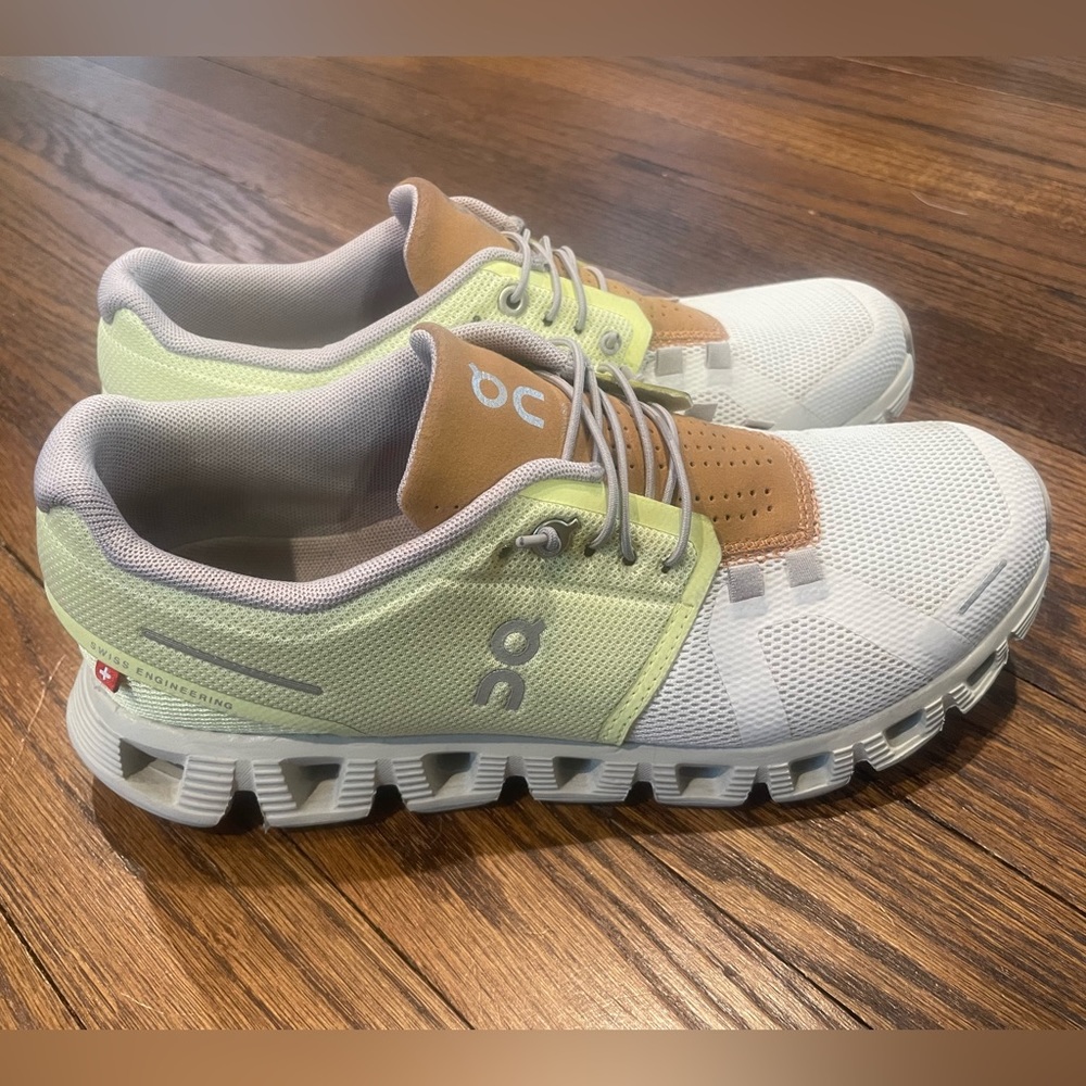 On Cloud 5 Women’s Sneakers